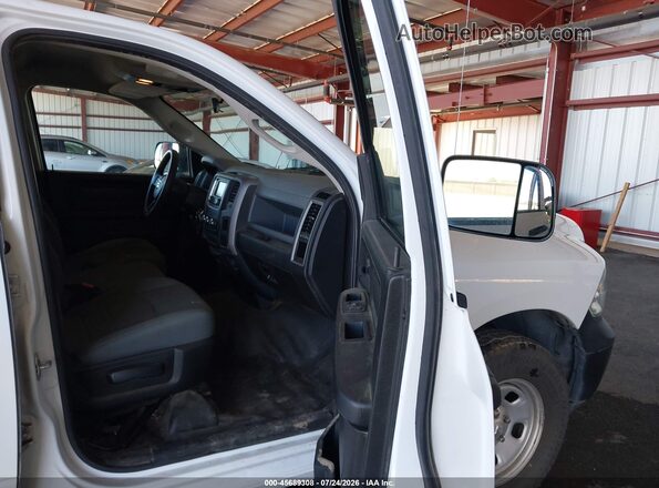 1C6RR7FG6JS297251 2018 RAM 1500 White Front interior view