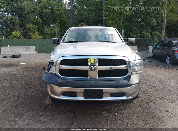 1C6RR7FG7HS634164 2017 RAM 1500 Silver Vista del cuadro de instrumentos