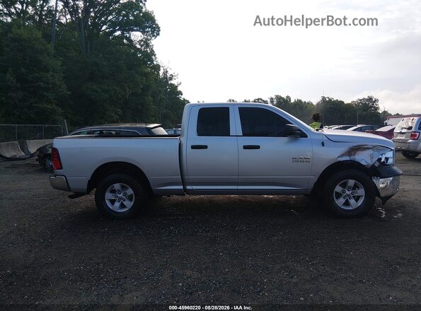 1C6RR7FG7HS634164 2017 RAM 1500 Silver Vista interior trasera