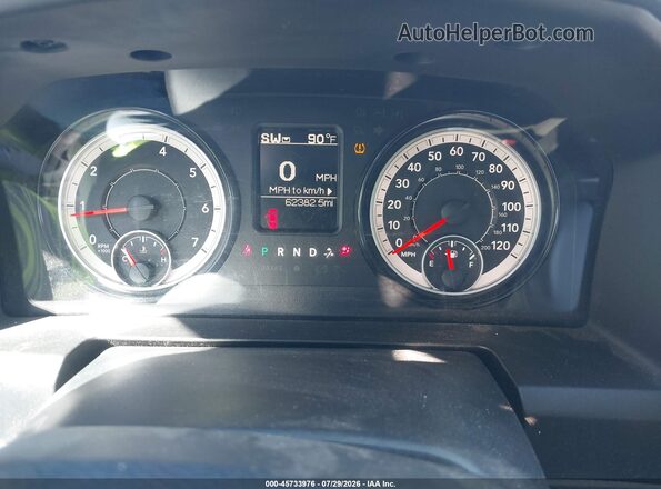 1C6RR7FG7JS326224 2018 RAM 1500 White Vista de los asientos traseros