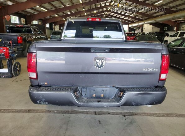 1C6RR7FG7JS343783 2018 RAM 1500 Gray Vista trasera