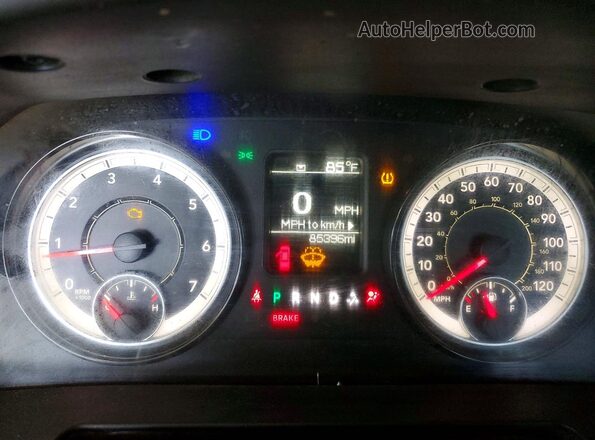 1C6RR7FG7JS343783 2018 RAM 1500 Gray Vista del cuadro de instrumentos
