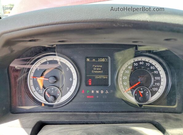 1C6RR7FG7KS535402 2019 RAM 1500 Maroon ხელსაწყოთა პანელის ხედი