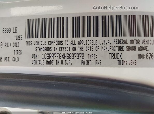 1C6RR7FGXHS837372 2017 RAM 1500 White ძრავის განყოფილების ხედი