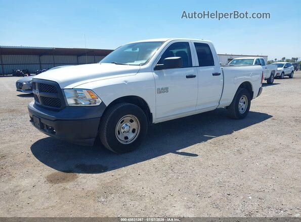 1C6RR7FGXJS306596 2018 RAM 1500 Белый Передняя левая четверть