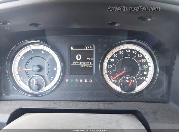 1C6RR7FGXJS306596 2018 RAM 1500 Белый Вид задних сидений