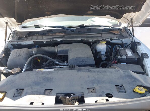 1C6RR7FGXJS306596 2018 RAM 1500 Белый Вид сзади