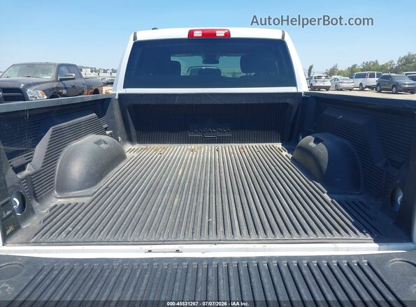 1C6RR7FGXJS306596 2018 RAM 1500 Белый Вид щитка приборов