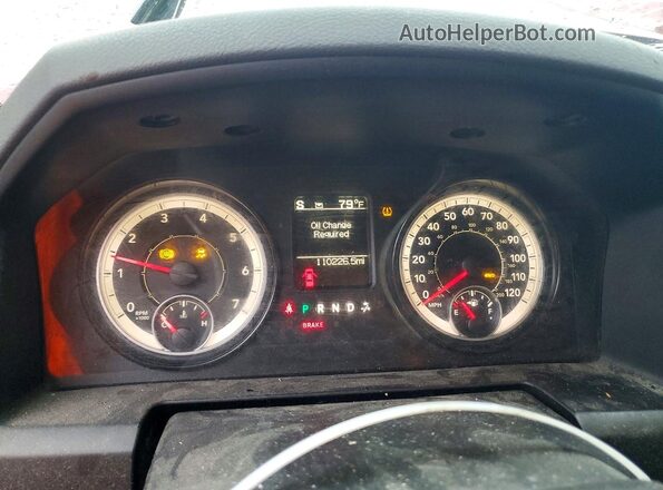 1C6RR7FGXJS308705 2018 RAM 1500 Бордовый Вид щитка приборов