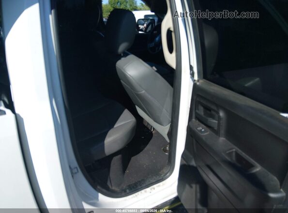 1C6RR7FGXKS635588 2019 RAM 1500 CLASSIC White VIN sticker view