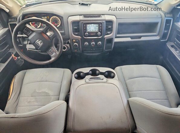 1C6RR7FT0HS567047 2017 RAM 1500 Черный Вид панели приборов