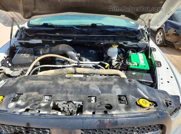 1C6RR7FT1KS699385 2019 RAM 1500 White Rear interior view