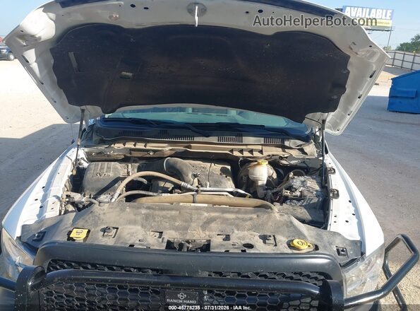1C6RR7FT2JS289550 2018 RAM 1500 White Vista trasera