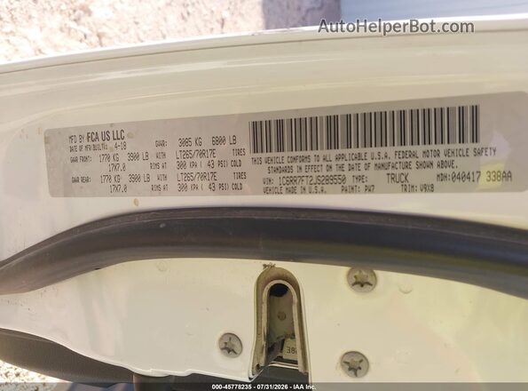 1C6RR7FT2JS289550 2018 RAM 1500 White Vista del compartimento del motor