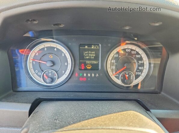 1C6RR7FT3HS582061 2017 RAM 1500 Blue Вид щитка приладів