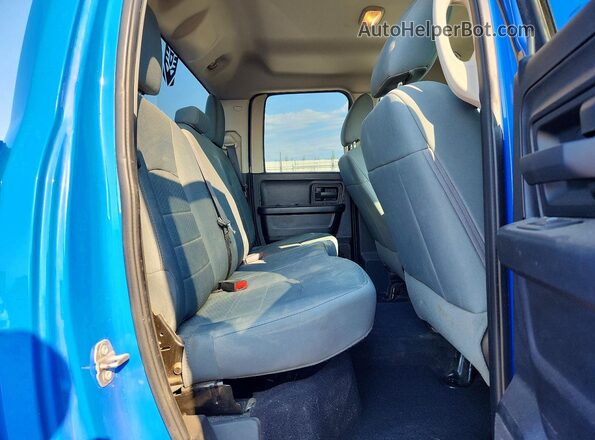 1C6RR7FT3HS582061 2017 RAM 1500 Blue Вид задніх сидінь