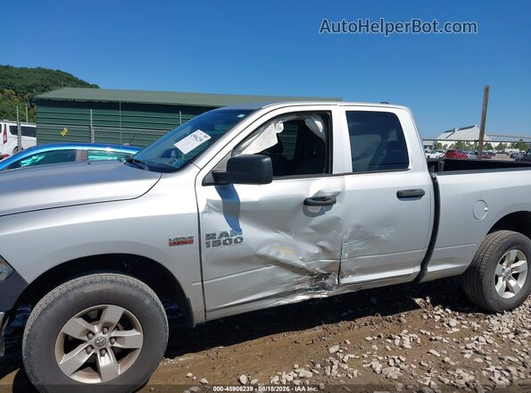 1C6RR7FT4JS327912 2018 RAM 1500 Silver Widok z przodu