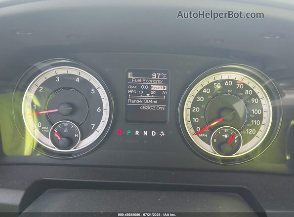 1C6RR7FT6JS306575 2018 RAM 1500 Серый Вид задних сидений