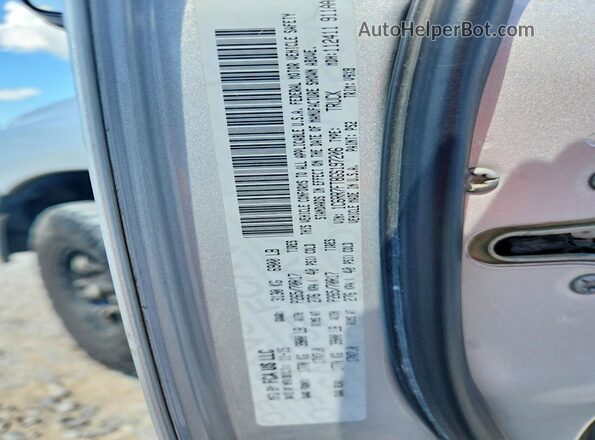 1C6RR7FT8GS197206 2016 RAM 1500 Silver Widok komory silnika