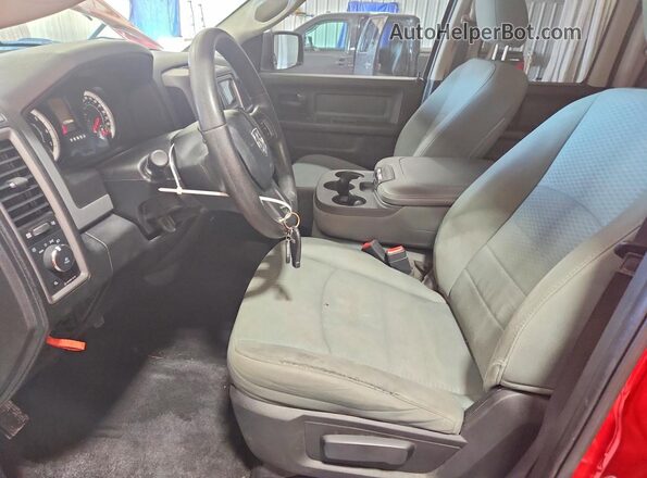1C6RR7FTXHS789787 2017 RAM 1500 Красный Вид салона спереди