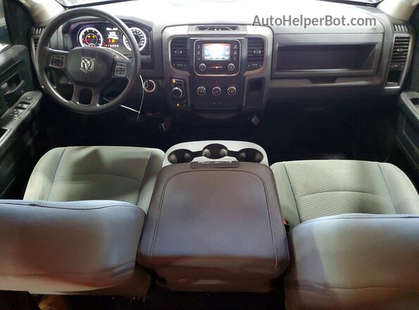 1C6RR7FTXJS209556 2018 RAM 1500 Black Dashboard view