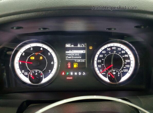 1C6RR7FTXJS209556 2018 RAM 1500 Black Instrument cluster view