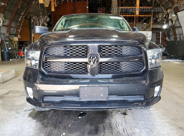 1C6RR7FTXJS209556 2018 RAM 1500 Black Front view