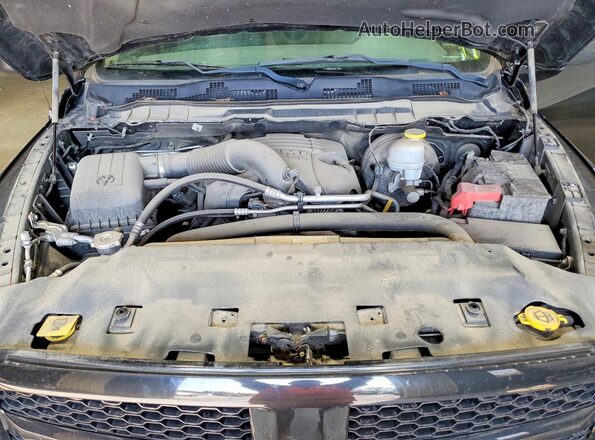 1C6RR7FTXJS209556 2018 RAM 1500 Black Rear interior view