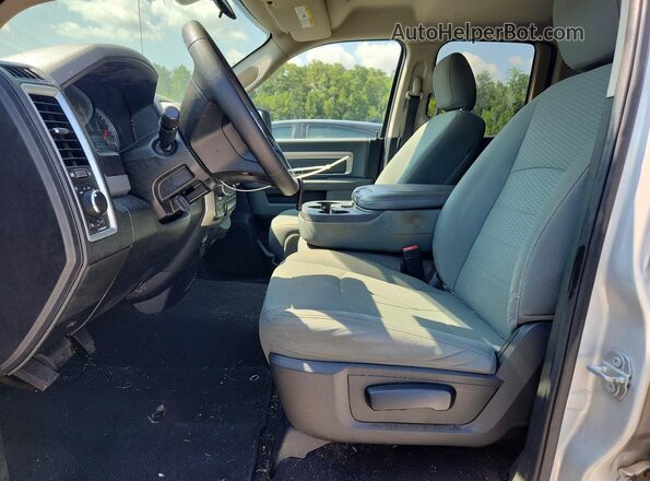 1C6RR7GG1JS307070 2018 RAM 1500 Silver Front interior view