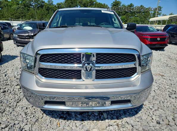 1C6RR7GG1JS307070 2018 RAM 1500 Silver Front view