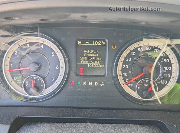 1C6RR7GG1JS307070 2018 RAM 1500 Silver Instrument cluster view
