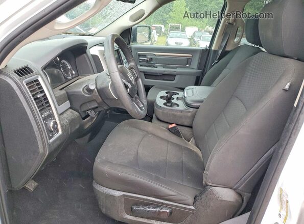 1C6RR7GG1LS146657 2020 RAM 1500 White Widok wnętrza z przodu