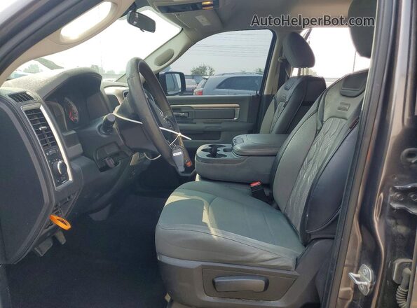 1C6RR7GG2JS307479 2018 RAM 1500 Gray Front interior view