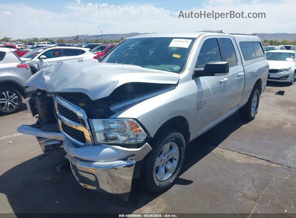 1C6RR7GG3KS592985 2019 RAM 1500 CLASSIC Серебряный Передняя левая четверть