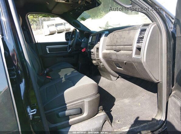 1C6RR7GG4NS219099 2022 RAM 1500 CLASSIC Черный Вид салона спереди