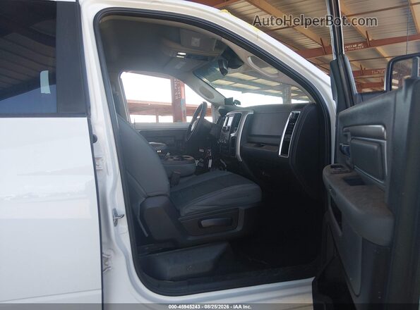 1C6RR7GG5GS228932 2016 RAM 1500 White Widok wnętrza z przodu