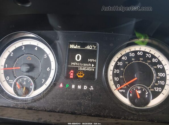1C6RR7GG5GS228932 2016 RAM 1500 White Widok tylnych siedzeń
