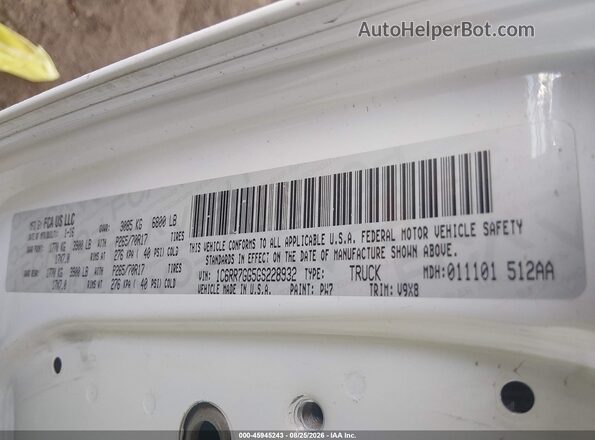 1C6RR7GG5GS228932 2016 RAM 1500 White Widok komory silnika