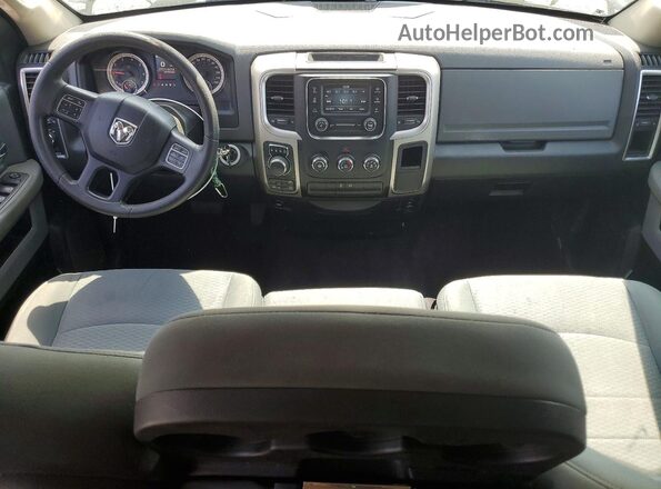 1C6RR7GG6GS149429 2016 RAM 1500 Black Vista del salpicadero