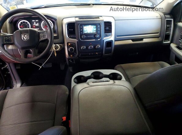 1C6RR7GG9LS141478 2020 RAM 1500 Black Widok deski rozdzielczej