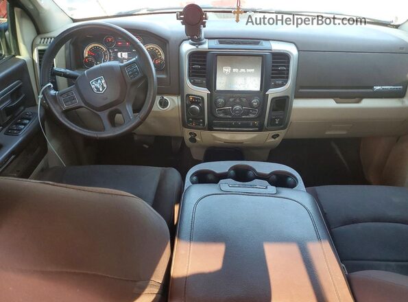 1C6RR7GT1HS685171 2017 RAM 1500 Серый Вид панели приборов