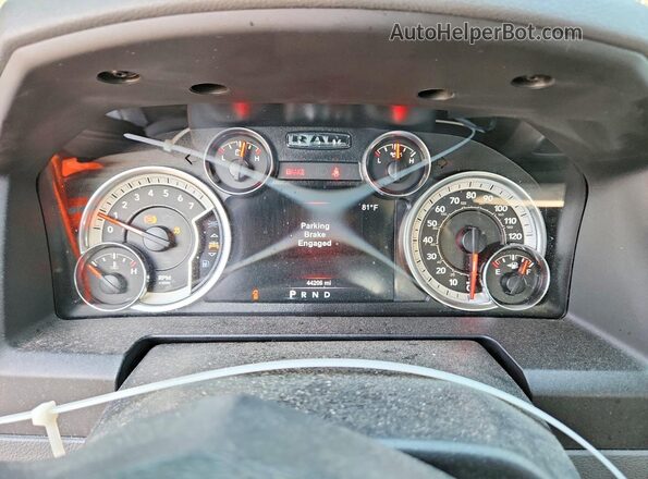 1C6RR7GT5HS842748 2017 RAM 1500 Черный Вид щитка приборов