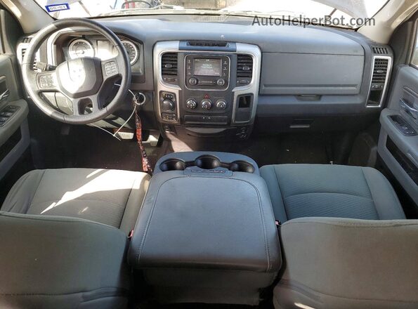 1C6RR7GT6GS228225 2016 RAM 1500 Черный Вид панели приборов