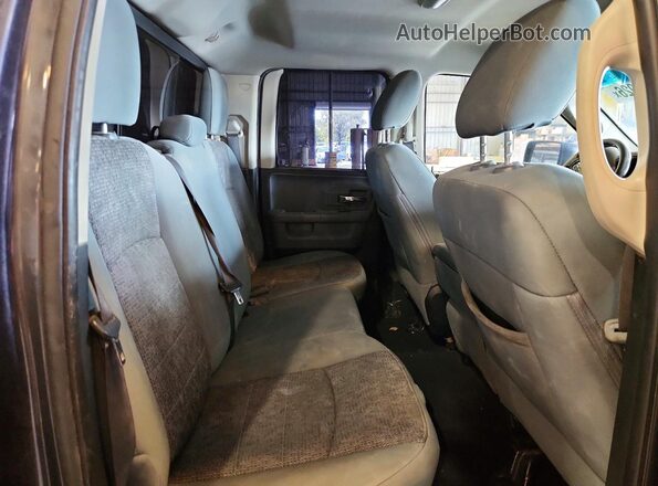1C6RR7GT8GS377431 2016 RAM 1500 Charcoal Widok tylnych siedzeń