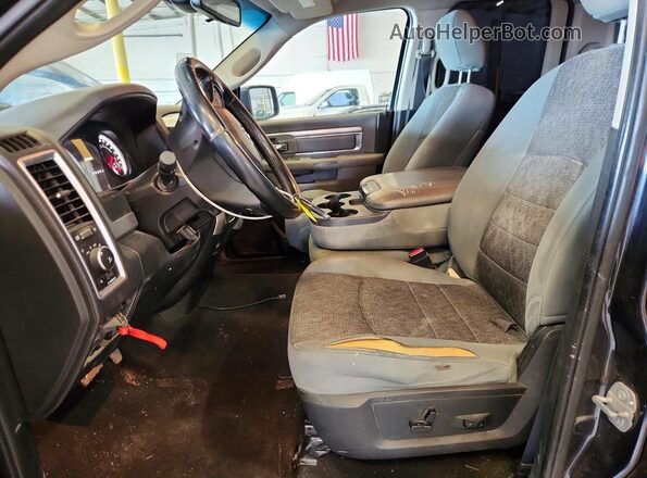 1C6RR7GT8GS377431 2016 RAM 1500 Charcoal Widok wnętrza z przodu