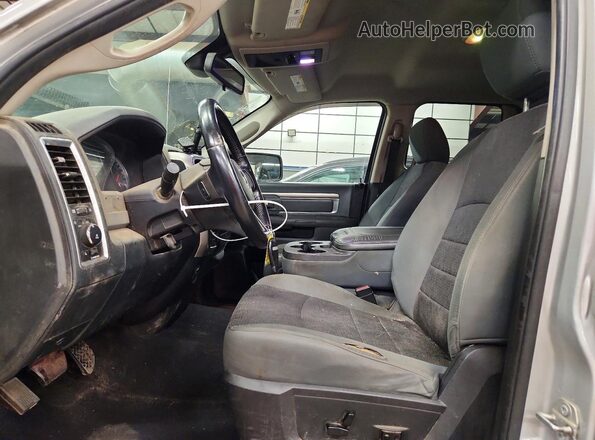 1C6RR7GTXGS245528 2016 DODGE RAM Silver Вид салону спереду