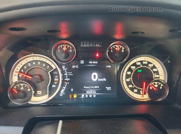 1C6RR7GTXHS666506 2017 RAM 1500 Burgundy Widok zestawu wskaźników