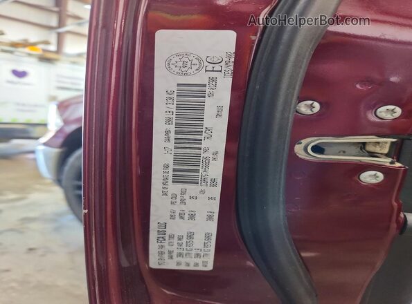 1C6RR7GTXHS666506 2017 RAM 1500 Burgundy Widok komory silnika