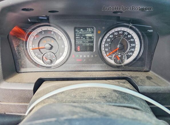 1C6RR7GTXMS597584 2021 RAM 1500 Серебряный Вид щитка приборов