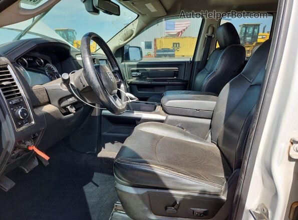 1C6RR7HT2HS504268 2017 RAM 1500 White Vista interior delantera